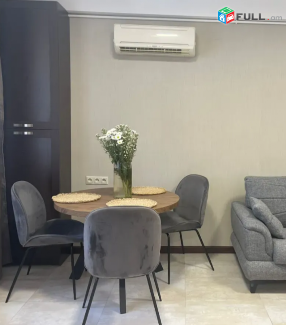 Պուշկինի փողոցում, 50 ք.մ., 3/9 հարկ, բարձր առաստաղներ 