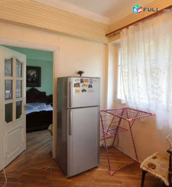 Աբովյան փողոցում, 57 քմ, 2/5 հարկ 