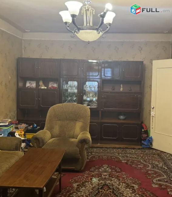 Օրբելի Եղբայրների փողոց ,74 քմ, 1/9 հար,կ բարձր առաջին հարկ  