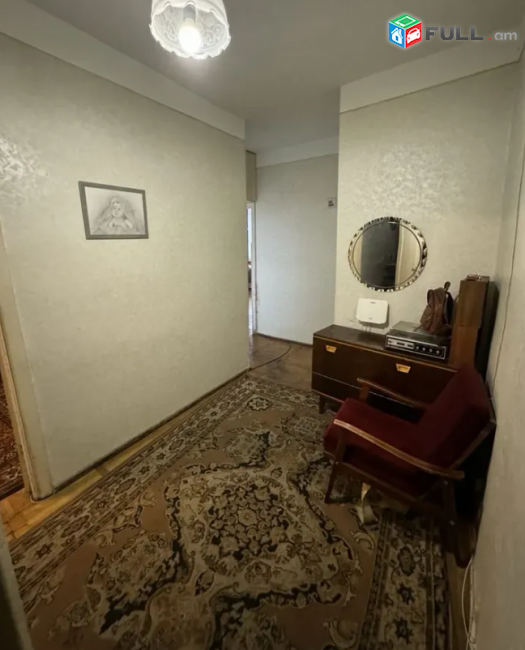 Օրբելի Եղբայրների փողոց ,74 քմ, 1/9 հար,կ բարձր առաջին հարկ  