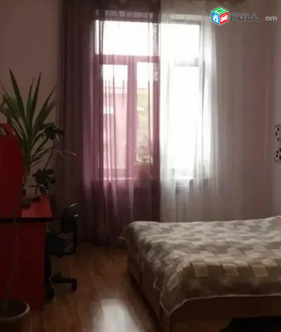 Մամիկոնյանց փողոցում, 70 քմ, նախավերջին հարկ