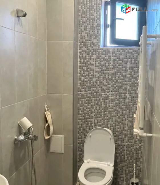 Երկու հարկանի քարե տուն 184 քմ, Հողատարածքի մակերեսը 500 քմ 