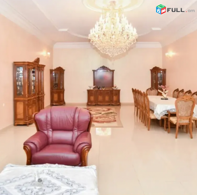 Գագարինի փողոց 930 քմ, Հողատարածքի մակերեսը 700 քմ 