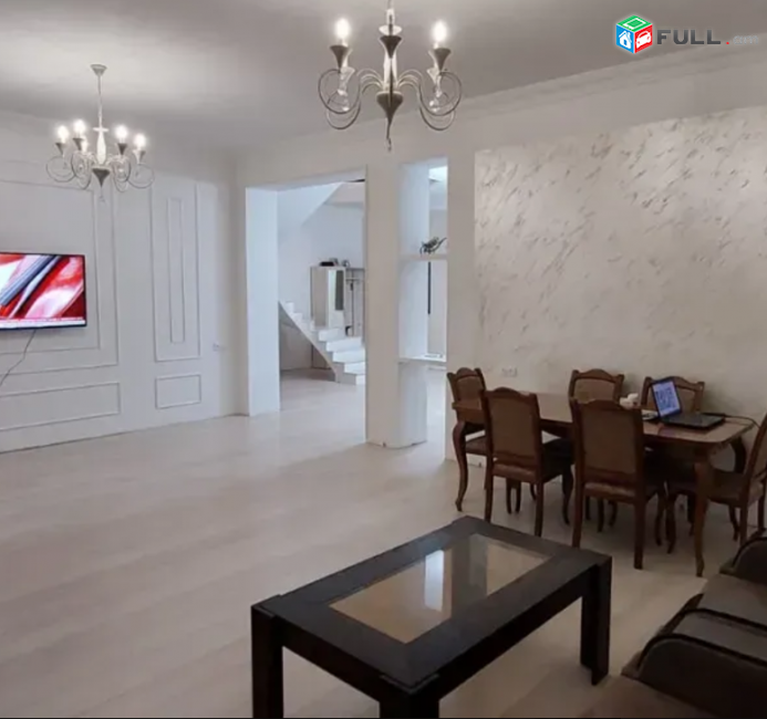 Երկու հարկանի քարե տուն Ավանում, 245 քմ , Հողատարածքի մակերեսը 1040 քմ 