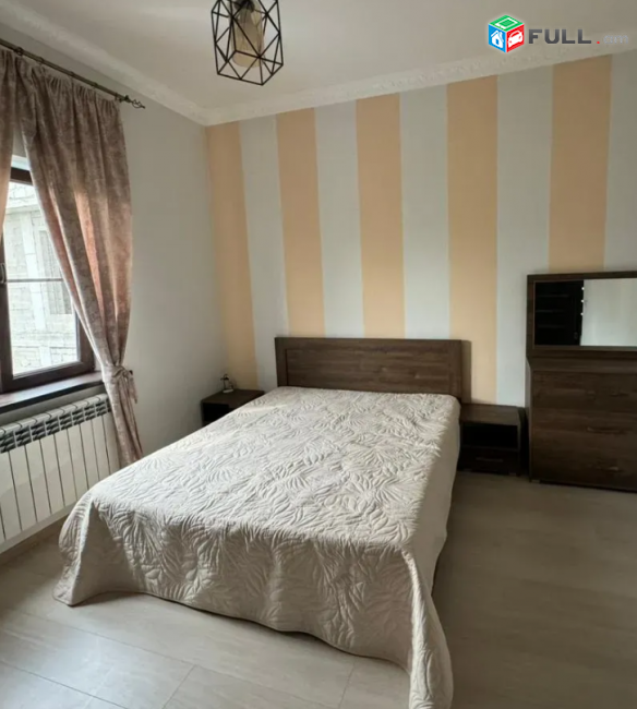 Երկու հարկանի քարե տուն Ավանում, 245 քմ , Հողատարածքի մակերեսը 1040 քմ 