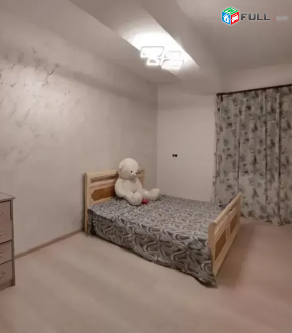 Երկու հարկանի քարե տուն Ավանում, 245 քմ , Հողատարածքի մակերեսը 1040 քմ 