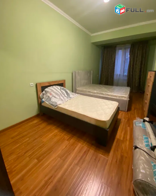 նորակառույց շենքում Ադոնցի փողոց , 65 քմ, 2/8 հարկ