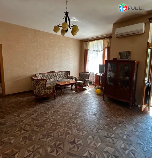Խորենացու փողոցում, 127 քմ, 2/4 հարկ 