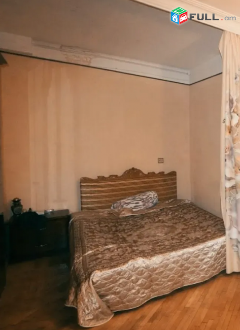 Աբովյան փողոց,  70 քմ, 2/5 հարկ 