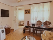 Աբովյան փողոց,  70 քմ, 2/5 հարկ 