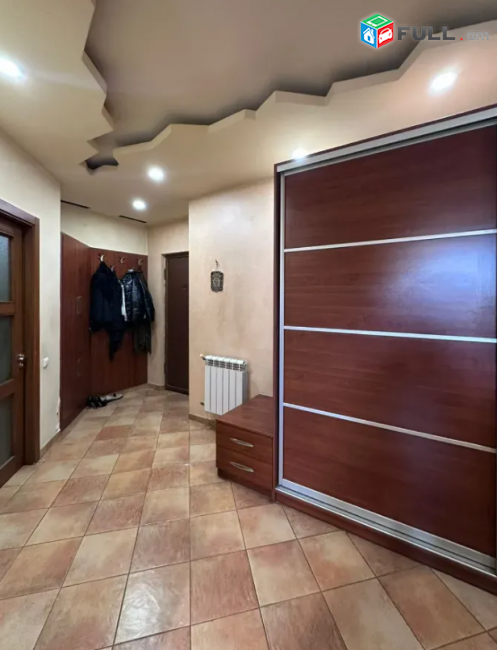 նորակառույց շենք  92 քմ, 3/10 հարկ