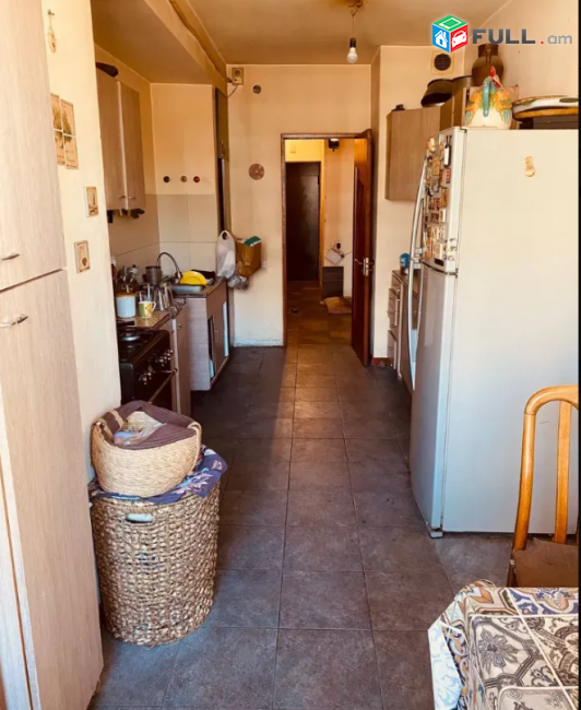 Դեմիրճյանի փողոցում, 83 քմ, 10/15 հարկ  բարձր առաստաղներ