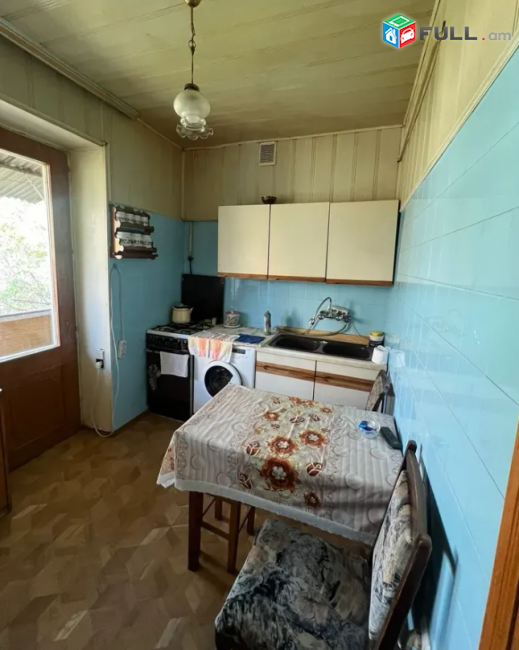 Կոմիտասի պողոտա 56 քմ, քարե շենք