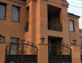 Երեք հարկանի քարե տուն, Պարույր Սևակ թաղամաս,  Ավան ,480 քմ,  Հողատարածքի մակերեսը 760 քմ