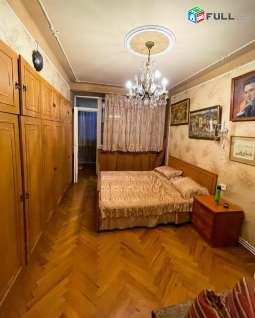 Սայաթ-Նովայի պողոտայում, 85 քմ, 9/12 հարկ 