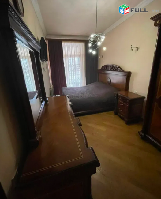 Սարյան փողոցում, 90 քմ, բարձր առաստաղներ 