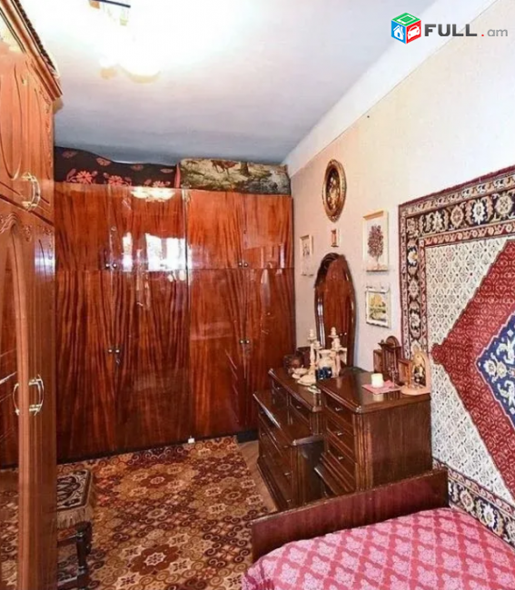 Փափազյան փողոցում, 73 քմ, մի քանի պատշգամբ