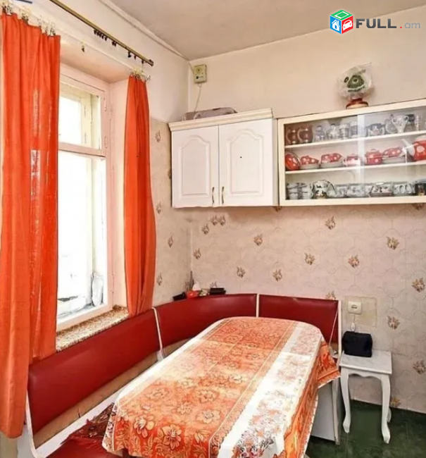 Փափազյան փողոցում, 73 քմ, մի քանի պատշգամբ