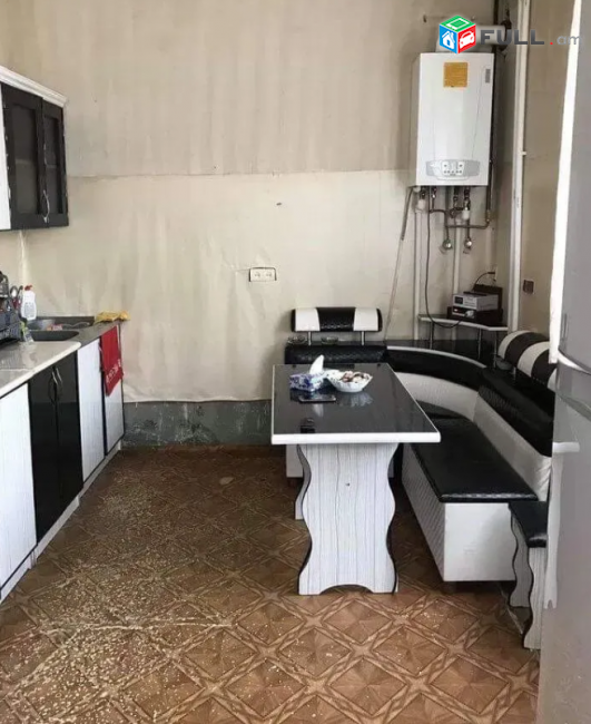 2 հարկանի տուն Մհեր Մկրտչյան թաղ. Առինջում, 230 քմ ,Հողատարածքի մակերեսը 400 քմ