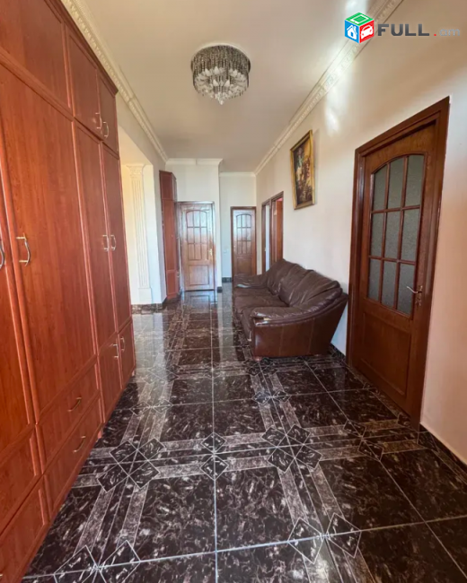 Երկու հարկանի քարե տուն, Աբովյանում, 288 քմ Հողատարածքի մակերեսը 400 քմ