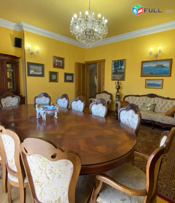 Մաշտոցի պողոտա  178 քմ, 2 սանհանգույց, բարձր առաստաղներ, մի քանի պատշգամբ ԴՈՒՊԼԵՔՍ