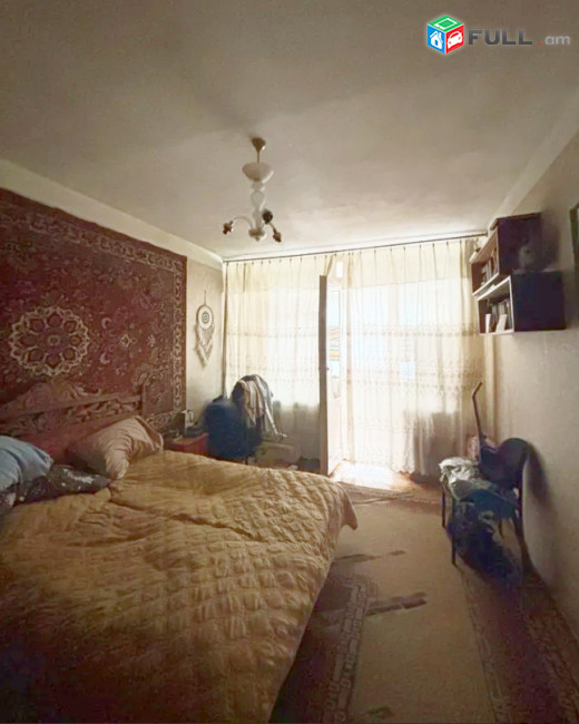Սարյան փողոցում, 100 քմ, 1/6 հարկ