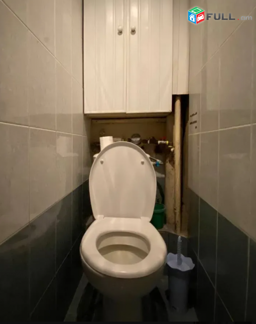 Մամիկոնյանց փողոց , 77 քմ, 2/5 հարկ, քարե շենք 