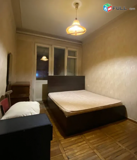 Մամիկոնյանց փողոց , 77 քմ, 2/5 հարկ, քարե շենք 