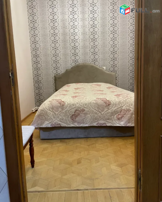 Պարոնյան փողոց  84 քմ, 1/4  ԲԱՐՁՐ առաջին հարկ 