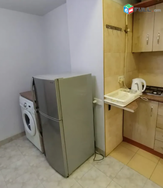 Մաշտոցի պողոտա ,33 քմ, 1/5 հարկ, բարձր առաստաղներ