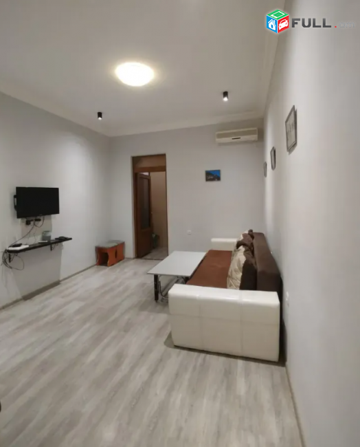 Մաշտոցի պողոտա ,33 քմ, 1/5 հարկ, բարձր առաստաղներ