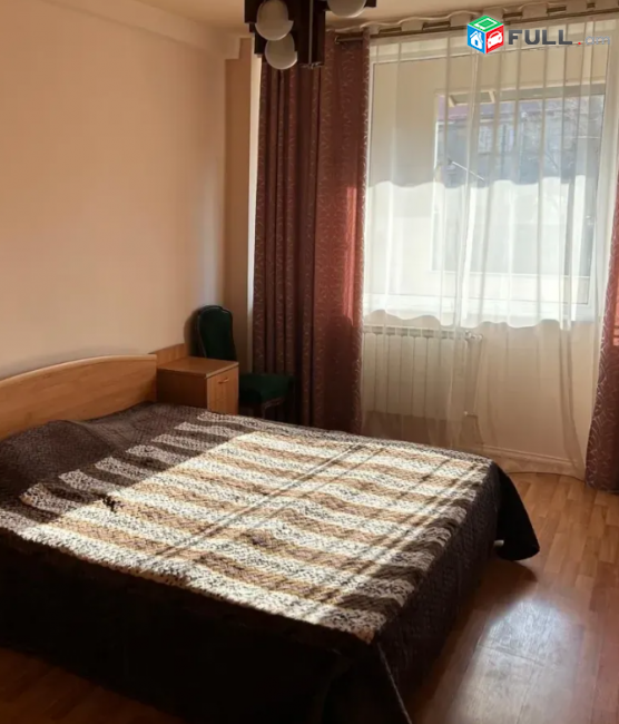 Եզնիկ Կողբացու փողոցում, 90 քմ, 4/11 հարկ, կապիտալ վերանորոգված