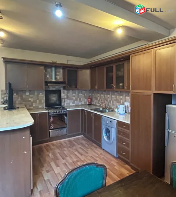 Եզնիկ Կողբացու փողոցում, 90 քմ, 4/11 հարկ, կապիտալ վերանորոգված