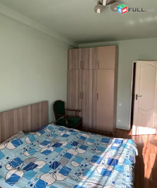 Եզնիկ Կողբացու փողոցում, 90 քմ, 4/11 հարկ, կապիտալ վերանորոգված