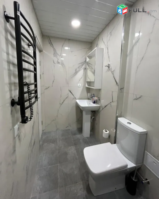 Եզնիկ Կողբացու փողոցում, 90 քմ, 4/11 հարկ, կապիտալ վերանորոգված