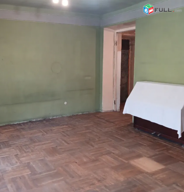 Մաշտոցի պողոտայում, 90 քմ, 2/4 հարկ, բարձր առաստաղներ