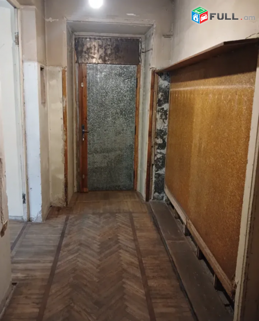 Մաշտոցի պողոտայում, 90 քմ, 2/4 հարկ, բարձր առաստաղներ