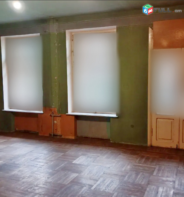 Մաշտոցի պողոտայում, 90 քմ, 2/4 հարկ, բարձր առաստաղներ