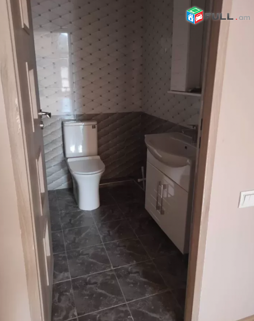 նորակառույց շենքում Պարոնյան փողոցում, 118 քմ, 3/13 