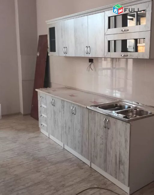 նորակառույց շենքում Պարոնյան փողոցում, 118 քմ, 3/13 