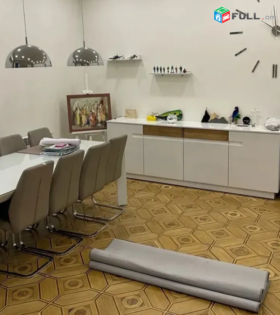 Տպագրիչների փողոցում, 146 քմ, 2 սանհանգույց, բարձր առաստաղներ 