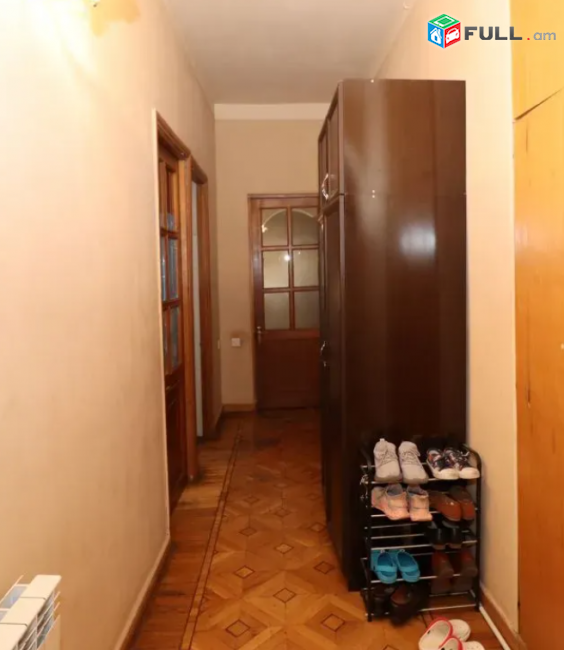 3 սենյականոց բնակարան Պուշկինի փողոցում, 90 ք.մ., բարձր առաստաղներ