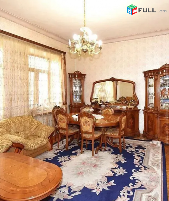 3 սենյականոց բնակարան Մոսկովյան փողոցում, 90 ք.մ., բարձր առաստաղներ, 3/6 հարկ, մասնակի վերանորոգում
