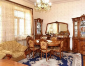 3 սենյականոց բնակարան Մոսկովյան փողոցում, 90 ք.մ., բարձր առաստաղներ, 3/6 հարկ, մասնակի վերանորոգում