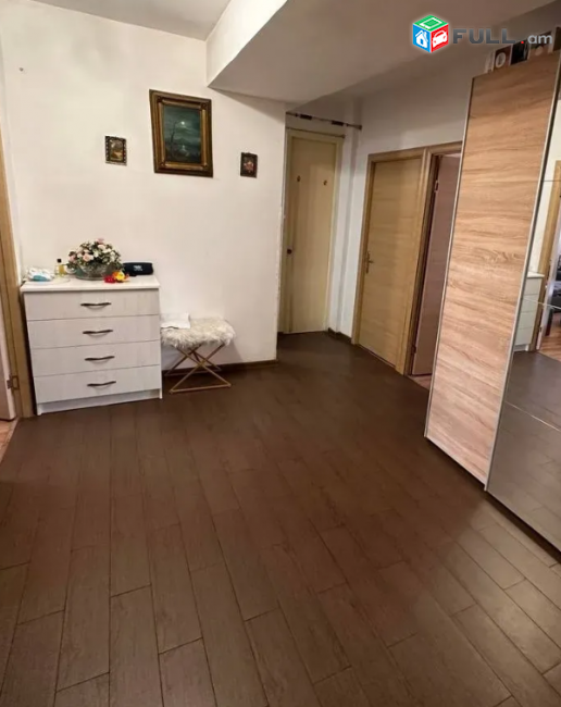 Վարդանանց փողոցում, 88 քմ, 8/10 հարկ 