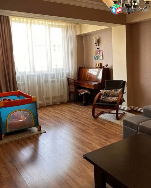 Վարդանանց փողոցում, 88 քմ, 8/10 հարկ 