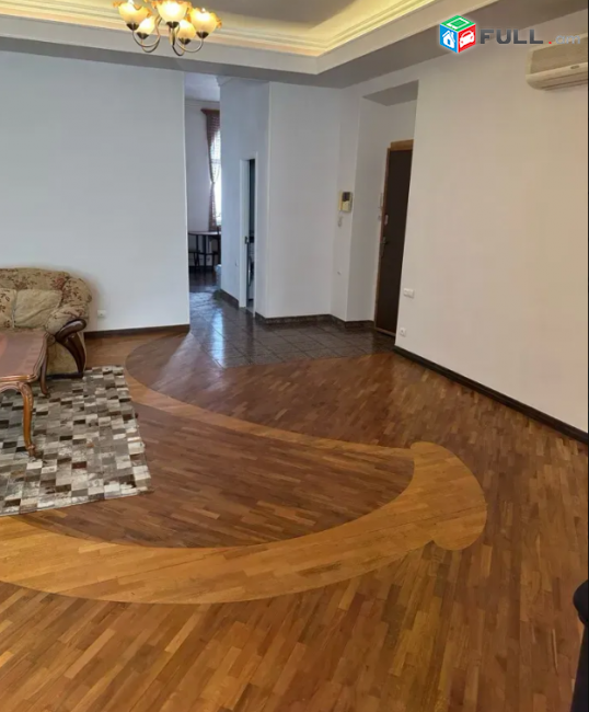 Ամիրյան փողոցում, 105 քմ, բարձր առաստաղներ, 