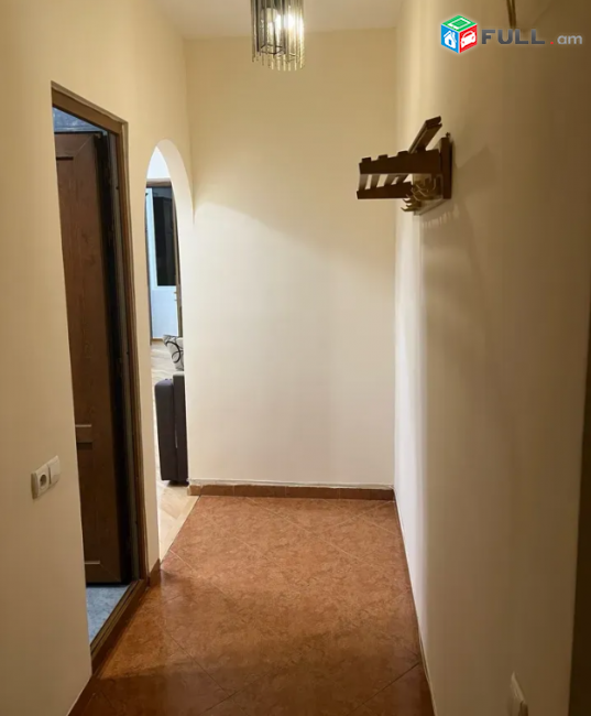 2 սենյականոց բնակարան, Վահրամ Փափազյան փողոցում, 41 քմ, 2/5 հարկ, կոսմետիկ վերանորոգում, քարե շենք