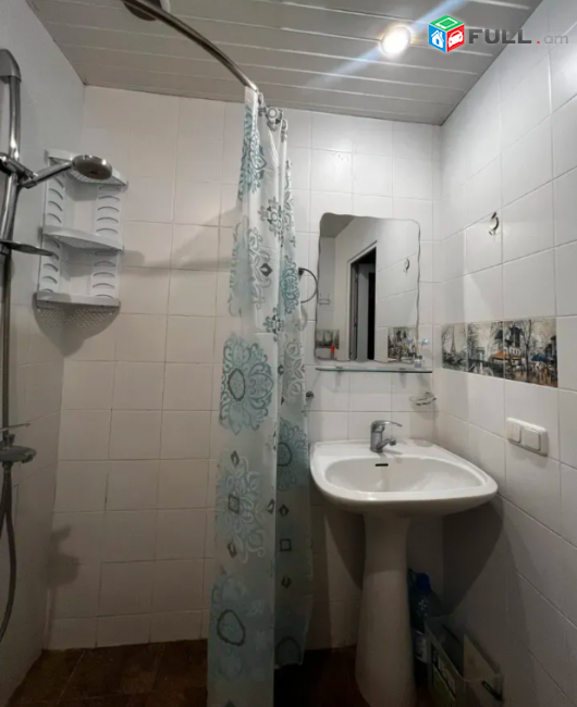 2 սենյականոց բնակարան Մարգարյան փողոցում, 47 քմ, 2/5 հարկ, մի քանի պատշգամբ