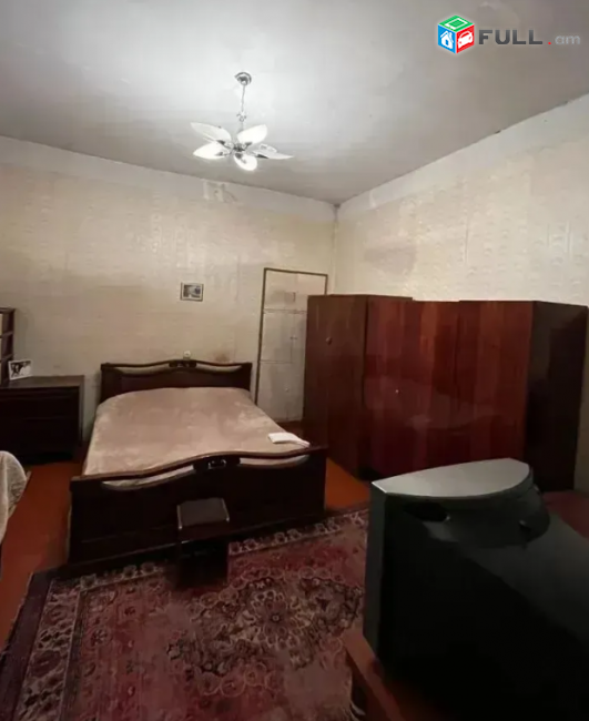 Թումանյան փողոցում, 56 քմ  բարձր առաստաղներ